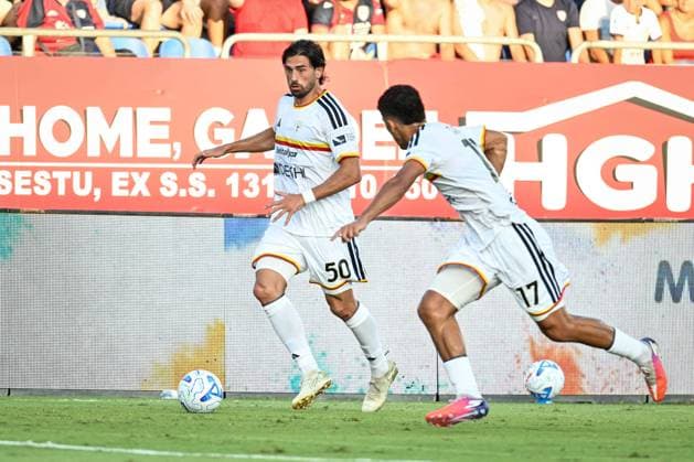 IPA88246860 - Santiago Pierotti of US Lecce during the Cagliari Calcio vs. US Lecce Italian Serie A soccer match in Cagliari, Italy, on September 7, 2026  Copyright: xLuigixCanu IPAxSportx xx IPA88246860