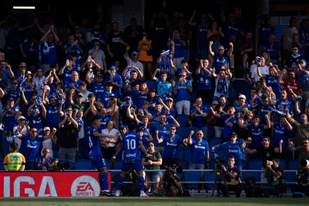 Getafe vs. Celta de Vigo, La Liga EA Sports: Martin Satriano celebrates his goal with his teammates during the La Liga EA Sports match between Getafe and Celta de Vigo at Estadio Coliseum on September 7, 2026, in Getafe, Madrid, Spain. Getafe, Estadio Coliseum, Madrid, Spain Copyright: xAlejandroxMatiasxAcostax