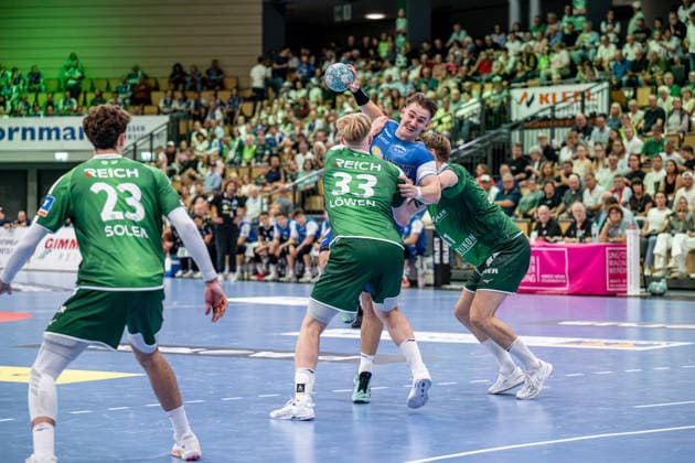 OPEL Handball Bundesliga: HSG Wetzlar vs. ThSV Eisenach, September 7, 2026 Felix Aellen (ThSV Eisenach), 22, Georg Löwen (HSG Wetzlar), 33, Petter Oeverby (HSG Wetzlar), 11, Marti Soler, HSG Wetzlar, 23 OPEL Handball Bundesliga: HSG Wetzlar vs. ThSV Eisenach, Wetzlar, September 7, 2026 Copyright: xBEAUTIFULxSPORTS Roeczeyx
