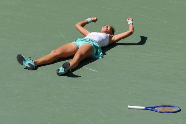 US Open tennis tournament - Day 9 Qiwen Zheng of China celebrates after defeating Iga Swiatek of Poland in the Women s Singles round 4 of the US Open Tennis Championships at the USTA Billie Jean King National Tennis Center in Flushing Meadows, New York, USA, 07 September 2026. FLUSHING MEADOWS NEW YORK United States  Copyright: xBRIANxHIRSCHFELDx