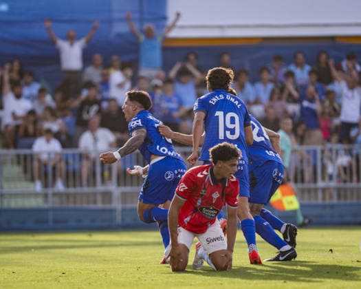 Getafe CF v RC Celta de Vigo - LaLiga GETAFE, SPAIN - SEPTEMBER 7: Players of Getafe CF (from L to R) Martin Satriano, Enes Unal, Zaid Romero celebrates a goal during the LaLiga football match between Getafe CF and RC Celta de Vigo at Estadio Coliseum on September 7, 2026 in Getafe, Spain. Alberto Gardin Anadolu Getafe Spain. Editorial use only. Please get in touch for any other usage.  Copyright: x2026xAnadoluxAlbertoxGardinx