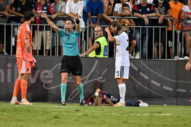 IPA88247871 - Mattia Felici of Cagliari Calcio suffered a knee injury during the Cagliari Calcio vs. US Lecce match in the Italian Serie A in Cagliari, Italy, on September 7, 2026  Copyright: xLuigixCanu IPAxSportx xx IPA88247871