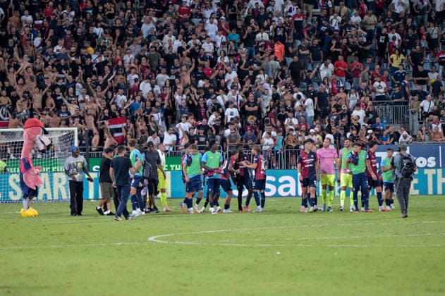 Cagliari s team celebration at the end of Serie A soccer match between Cagliari Calcio and Lecce at the Unipol Domus in Cagliari, Sardinia - Monday 7th september 2026. - Soccer  Copyright: xGianlucaxZuddas LaPressex