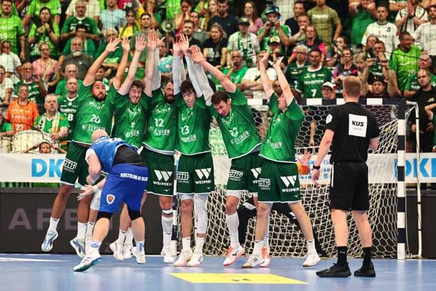 Nikolaj Laesoe (HSG Wetzlar), third from the left, blocks the final free throw by Peter Walz (ThSV Eisenach, GER); HSG Wetzlar vs. ThSV Eisenach, Handball, Opel Handball Bundesliga, Matchday 3, 2026–2027 season, September 7, 2026, Germany, HSG Wetzlar vs. ThSV Eisenach, Handball, Opel Handball Bundesliga, Matchday 3, 2026–2027 season, September 7, 2026, Wetzlar Copyright: xEibner-Pressefoto RenexWeissx EP_RWS