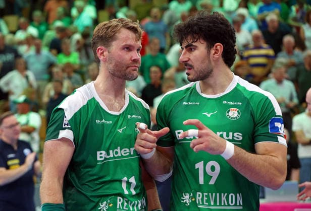 September 7, 2026, xovx, Handball, Opel Handball Bundesliga, HSG Wetzlar vs. ThSV Eisenach: Petter Överby (HSG Wetzlar) and Doruk Pehlivan (HSG Wetzlar) look pensive after the 31–31 tie against Eisenach at the Buderus Arena in Wetzlar, Hesse, Germany, DE