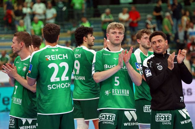September 7, 2026, xovx, Opel Handball Bundesliga, HSG Wetzlar vs. ThSV Eisenach The HSG Wetzlar players look pensive after the 31–31 tie against Eisenach; from left: Dominik Mappes (HSG Wetzlar), Jona Schoch (HSG Wetzlar), Doruk Pehlivan (HSG Wetzlar), Tristan Kirschner (HSG Wetzlar), Niklas Theiß (HSG Wetzlar), Ahmed Nafea (HSG Wetzlar), Wetzlar Buderus Arena, Hesse, Germany, DE