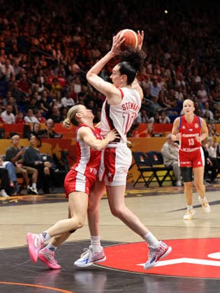 Katerina Zeithammerova, Breanna Stewart battling for the ball; game highlight; action; sports; basketball; FIBA World Cup; World Championship; Women s World Cup; 2026-2027 season; July 9, 2026; USA vs. Czech Republic; Czech Republic; CZE