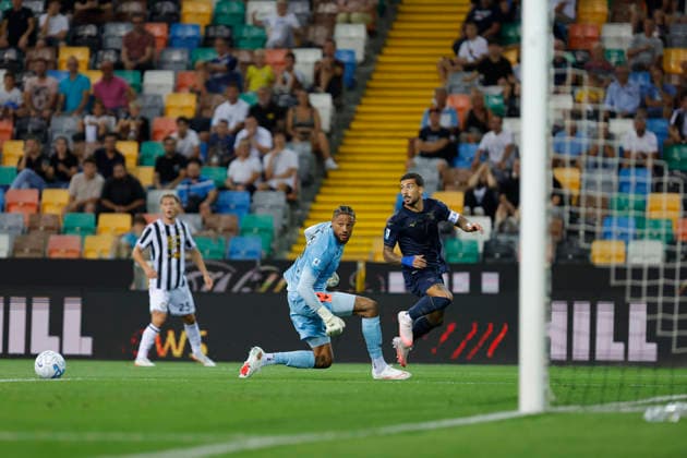 Udinese Calcio v SS Lazio - Serie A 2026 27 Lazio s Mattia Zaccagni in action against Udinese s Maduka Okoye during the Serie A Enilive soccer match between Udinese and Lazio at the Bluenergy Stadium in northeastern Italy, on September 7, 2026. Udine Italy Italy  Copyright: xMattiaxRadonix originalFilename:radoni-udinesev260907_npQFt.jpg