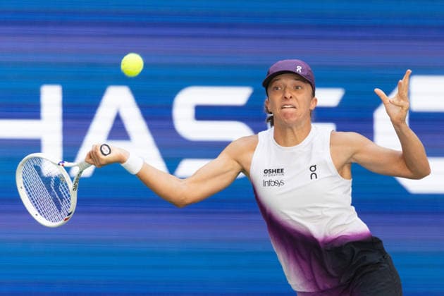 September 7, 2026: Iga Swiatek (POL) in action against Qinwen Zheng (CHN) during their Round 4 match at the US Open on September 7, 2026, held at the USTA Billie Jean King National Tennis Center in New York City. CSM New York City USA - ZUMAc04_ 20260907_zma_c04_021 Copyright: xBerniexHaleyx