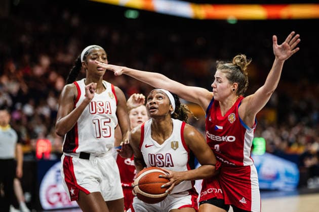 2026 FIBA Women’s Basketball World Cup: USA vs. Czech Republic, September 7, 2026 Angel Reese (USA), 15, Julie Pospisilova (Czech Republic), 2, Kiki Iriafen (USA), 9 Basketball, FIBA Women’s Basketball World Cup 2026, Group Stage, Group D, Matchday 3: USA vs. Czech Republic on September 7, 2026, at the Uber Arena, Berlin Copyright: xBEAUTIFULxSPORTS Tonhäuserx