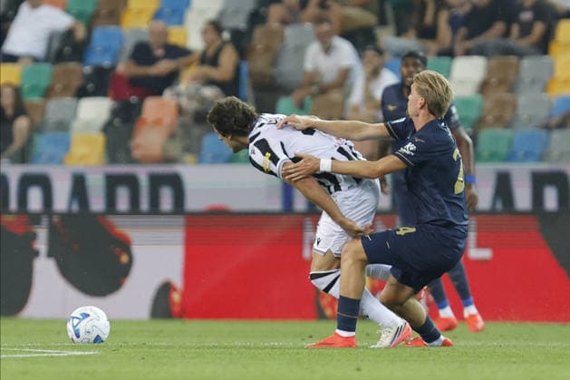 SOCCER - Serie A - Udinese Calcio vs. SS Lazio Photo by IPA ABACAPRESS.COM88249564 - Lazio s Kenneth Taylor in action against Udinese s Unai Gomez during the Serie A Enilive soccer match between Udinese and Lazio at the Bluenergy Stadium in northeastern Italy on September 7, 2026. Udine Italy  Copyright: xIPAxSport ABACAx