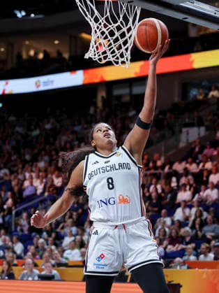 Nyara Sabally of Germany controls the ball during the FIBA Women s Basketball World Cup Germany 2026 group match between Germany and Mali at the Berlin Arena on September 7, 2026, in Berlin, Germany. Photo by Marco Steinbrenner, DeFodi Images