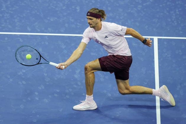 US Open tennis tournament - Day 9 Alexander Zverev of Germany in action against Luciano Darderi of Italy during their Men™s Singles round 4 match of the US Open Tennis Championships at the USTA Billie Jean King National Tennis Center in Flushing Meadows, New York, USA, 07 September 2026. FLUSHING MEADOWS NEW YORK United States  Copyright: xBRIANxHIRSCHFELDx