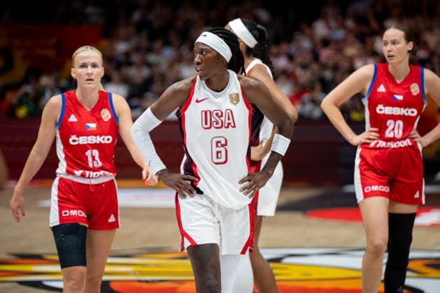 USA v Czechia: Group D - FIBA Women s Basketball World Cup Germany 2026 Rhyne Howard plays during the FIBA Women s Basketball World Cup 2026 match between the United States and Czechia in Berlin, Germany, on September 7, 2026. Berlin Germany  Copyright: xMarcinxGolbax originalFilename:golba-usavczec260907_npzkk.jpg