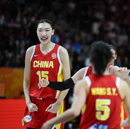 (260908) -- BERLIN, Sept. 8, 2026 -- Han Xu (L) of China celebrates after first quarter of the group D match between China and Italy at the FIBA Women s Basketball World Cup 2026 in Berlin, Germany, Sept. 7, 2026. ) (SP)GERMANY-BERLIN-BASKETBALL-WOMEN S WORLD CUP-CHN VS ITA ZhangxHaofu 