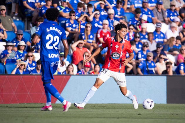 Getafe vs. Celta de Vigo, La Liga EA Sports: Celta de Vigo s Jones El Abdellaoui is marked by Getafe s Johan Mojica during the La Liga EA Sports match between Getafe and Celta de Vigo at Estadio Coliseum on September 7, 2026, in Getafe, Madrid, Spain Getafe Estadio Coliseum Madrid Spain Copyright: xAlejandroxMatiasxAcostax