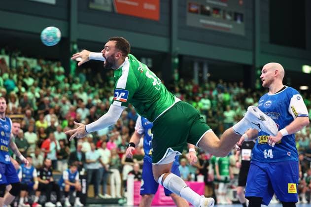 Nikolaj Laesoe (HSG Wetzlar, GER) takes a shot; HSG Wetzlar vs. ThSV Eisenach, Handball, Opel Handball Bundesliga, Matchday 3, 2026–2027 season, September 7, 2026 GER, HSG Wetzlar vs. ThSV Eisenach, Handball, Opel Handball Bundesliga, Matchday 3, 2026–2027 season, September 7, 2026 Wetzlar Copyright: xEibner-Pressefoto RenexWeissx EP_RWS