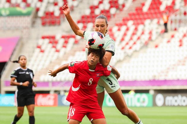 Lodz 07.09.2026. Women s U20 World Cup match between North Korea and Portugal in Lodz, Poland on September 7, 2026 --- Mecz Mistrzostw Swiata U20 Kobiet pomiedzy Korea Polnocna a Portugalia w Lodzi, Polska 7 wrzesnia 2026 Persons Shown : SO Ryu Gyong, INES MENINAS Fot. Mikolaj Barbanell Arena Akcji NEWSPIX.PL --- newspix.pl POLAND OUT! 