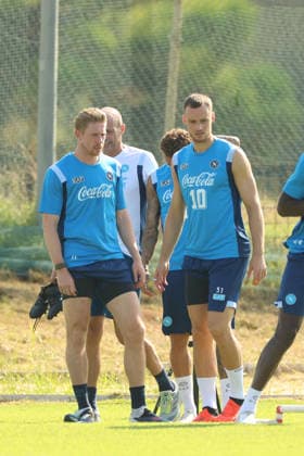 September 8, 2026, Castel Volturno, Napoli, Italy: Kevin De Bruyne of Napoli Sam Beukema of Napoli during a training session head of the UEFA Champions League 2026 27 at Napoli training center on September 8 , 2026 in Castel Volturno, Italy SSC Napoli Training Session And press conference, PK, Pressekonferenz - UEFA Champions League 2025 26 League Phase MD1.  - ZUMAl131 20260908_zsp_l131_002 Copyright: xCiroxDexLucax