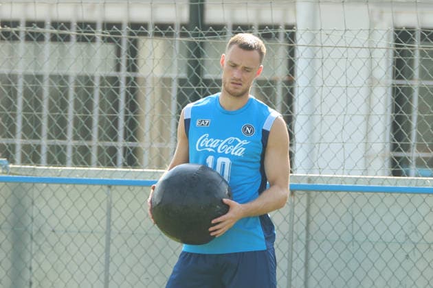 September 8, 2026, Castel Volturno, Napoli, Italy: Sam Beukema of Napoli during a training session head of the UEFA Champions League 2026 27 at Napoli training center on September 8 , 2026 in Castel Volturno, Italy SSC Napoli Training Session And press conference, PK, Pressekonferenz - UEFA Champions League 2025 26 League Phase MD1.  - ZUMAl131 20260908_zsp_l131_003 Copyright: xCiroxDexLucax