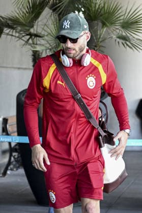 Galatasaray departs Istanbul for UEFA Champions League match against Sporting Lisbon ISTANBUL, TURKIYE - SEPTEMBER 8: Baris Alper Yilmaz of Galatasaray arrives General Aviation Terminal at Istanbul Airport to depart Lisbon for UEFA Champions League match against Sporting Lisbon on September 8, 2026 in Istanbul, Turkiye. Fatma Nur Arslan Anadolu Istanbul Turkey. Editorial use only. Please get in touch for any other usage.  Copyright: x2026xAnadoluxFatmaxNurxArslanx
