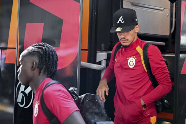 Football, Champions League, Galatasaray, departure for Lisbon