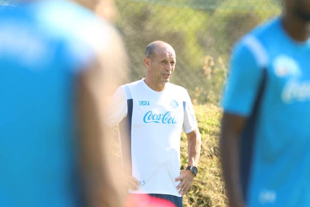SSC Napoli Training Session Massimiliano Allegri, coach of Napoli, during a training session ahead of the UEFA Champions League 2026 27 at the Napoli training center in Castel Volturno, Italy, on September 8, 2026. Castel Volturno Napoli Italy  Copyright: xCiroxDexLucax originalFilename:deluca-sscnapol260908_npjnn.jpg