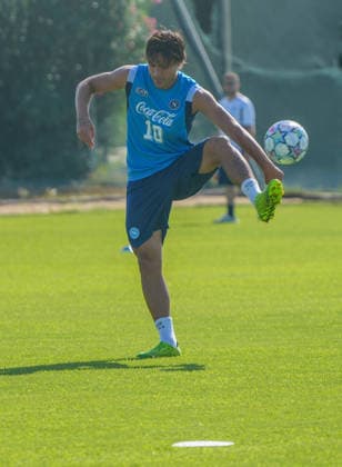 Allenamento SSC Napoli a Castelvolturno Antonio Vergara of SSC Napoli Durante l™allenamento pre partita Champions League tra Napoli ed Arsenal a Castelvolturno del 08 09 2026 Castelvolturno Centro Sportivo SSC Napoli Campania ITALIA Copyright: xSalvatorexDexRosaxSalvatorexDexRosax DSC02784