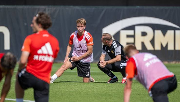 Fußball, Herren, Saison 2026 2027, 1. Bundesliga, 1. FC Union Berlin, Training auf Trainingsplatz II, v. l. Andras Schäfer (1. FC Union), Trainer Mauro Lustrinelli (1. FC Union Berlin), 08.09.2026, *** Soccer, Men s, 2026–2027 Season, Bundesliga 1, 1. FC Union Berlin, Training on Training Field II, from left: Andras Schäfer (1. FC Union), Coach Mauro Lustrinelli (1. FC Union Berlin), September 8, 2026, Copyright: xMatthiasxKochx