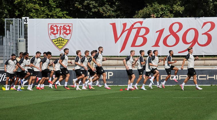 2026.09.08 Deutschland, Stuttgart, Fußball VfB Stuttgart Training, Feature Warm up *** September 8, 2026, Germany, Stuttgart, Soccer: VfB Stuttgart Practice, Feature: Warm-up