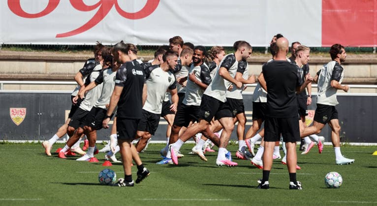 08.09.26 VfB Stuttgart Training Deutschland, Stuttgart, 08.09.2026, Fussball, Bundesliga, Saison 2026 2027, VfB Stuttgart Training: Lorenz Assignon. *** 08 09 26 VfB Stuttgart Practice Germany, Stuttgart, 08 09 2026, Soccer, Bundesliga, 2026–2027 Season, VfB Stuttgart Practice Lorenz Assignon
