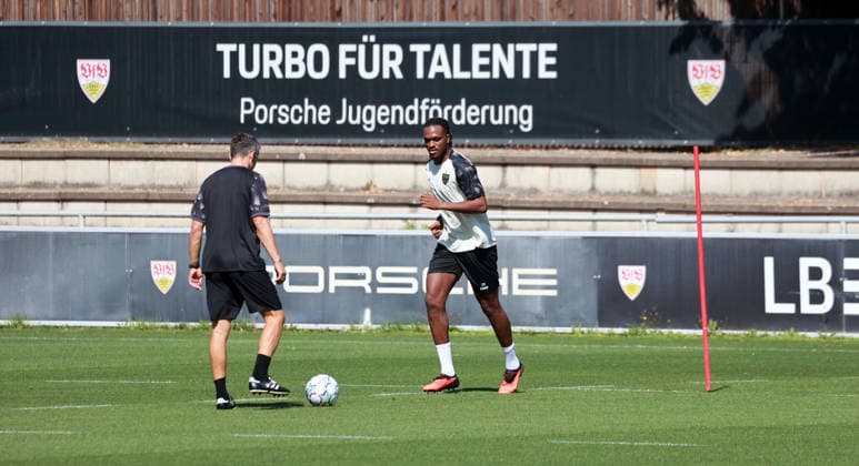 08.09.26 VfB Stuttgart Training Deutschland, Stuttgart, 08.09.2026, Fussball, Bundesliga, Saison 2026 2027, VfB Stuttgart Training: Dan-Axel Zagadou. *** 08 09 26 VfB Stuttgart Practice Germany, Stuttgart, 08 09 2026, Soccer, Bundesliga, 2026–2027 Season, VfB Stuttgart Practice Dan Axel Zagadou
