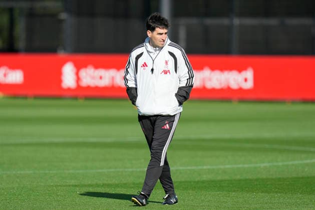 Liverpool Training Liverpool FC manager Andoni Iraola walks out onto the training pitches during the Liverpool Training Session at the AXA Training Centre ahead of the UEFA Champions League Round 1 match v Atletico Madrid, Kirkby, Liverpool, England on 8 September 2026 Credit: Steve Flynn Every Second Media Editorial use only. All images are copyright Every Second Media Limited. No images may be reproduced without prior permission. Copyright: xIMAGO EveryxSecondxMediax ESM-2146-0055 StevexFlynnx xEveryxSecondxMediax