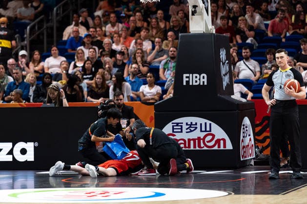 Saki Hayashi, Japan, 27, injured on the floor, injury, GER, Hungary vs. Japan, basketball, 2026 FIBA Women s World Cup, quarterfinal qualifier, September 8, 2026, GER, Hungary vs. Japan, basketball, 2026 FIBA Women s World Cup, qualification for the quarterfinals, September 8, 2026, Berlin Copyright: xEibner-Pressefoto MaxxVincenx EP_MVN