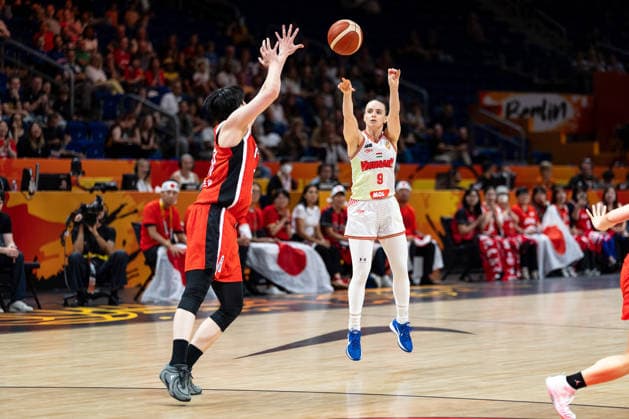Agnes Studer (Hungary), No. 9, shooting; Ramu Tokashiki (Japan), No. 10; GER, Hungary vs. Japan, basketball, 2026 FIBA Women’s World Cup, quarterfinal qualifier, September 8, 2026, GER, Hungary vs. Japan, basketball, 2026 FIBA Women’s World Cup, quarterfinal qualifier, September 8, 2026, Berlin Copyright: xEibner-Pressefoto MaxxVincenx EP_MVN