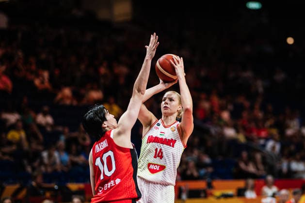 FIBA Women’s Basketball World Cup 2026: Hungary vs. Japan, September 8, 2026. Dorka Juhasz of Hungary (No. 14) shoots; Ramu Tokashiki of Japan (No. 10) attempts a block. Basketball, FIBA Women’s Basketball World Cup 2026, Final Round, Qualifier for the Quarterfinals: Hungary vs. Japan on September 8, 2026, at the Uber Arena, Berlin Copyright: xBEAUTIFULxSPORTS Tonhäuserx