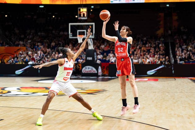 Yuki Miyazawa (Japan), 52, shooting; Yvonne Turner (Hungary), 22; GER, Hungary vs. Japan, basketball, 2026 FIBA Women s World Cup, quarterfinal qualifier, September 8, 2026, GER, Hungary vs. Japan, basketball, 2026 FIBA Women’s World Cup, quarterfinal qualifier, September 8, 2026, Berlin Copyright: xEibner-Pressefoto MaxxVincenx EP_MVN