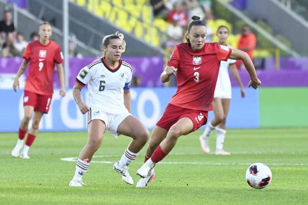 IPA88279035 - Yareli Valadez (MEX) and Oliwia Zwiazek (POL) during the FIFA U-20 Women s World Cup match between Poland and Mexico in Katowice, Poland, on September 8, 2026  Copyright: xMichalxDubiel IPAxSportx xx IPA88279035