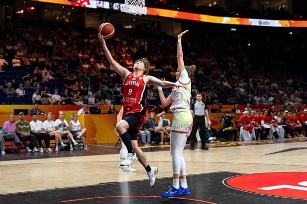 Maki Takada, Japan, No. 8 on a layup; Virag Takacs Kiss, Hungary, No. 02; GER; Hungary vs. Japan; basketball; FIBA Women’s World Cup 2026; quarterfinal qualifier; September 8, 2026, GER, Hungary vs. Japan, Basketball, 2026 FIBA Women’s World Cup, Qualification for the quarterfinals, September 8, 2026, Berlin Copyright: xEibner-Pressefoto MaxxVincenx EP_MVN