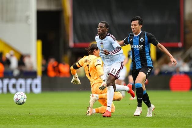 Club s goalkeeper Yann Sommer and Aston Villa s Nicolas Jackson fight for the ball during a soccer game between Belgian soccer team Club Brugge KV and English Aston Villa FC, on Tuesday 8 September 2026 in Brugge, on the first game of the UEFA Champions League league phase. BRUNOxFAHY  x185680911x