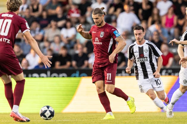 VfR Aalen vs. SSV Ulm 1846 Soccer, Regionalliga Southwest, Matchday 6, Bediani Arena, Aalen, September 8, 2026, from left: Dennis Chessa, SSV Ulm 1846 Soccer, 11, Yunus Emre Kahriman VfR Aalen, 10 VfR Aalen vs. SSV Ulm 1846 Soccer, Regionalliga Southwest, Matchday 6, Bediani Arena Aalen 08 09 26 Photo by Lucca Fundel, Aalen, Bediani Arena, Baden-Württemberg, Germany