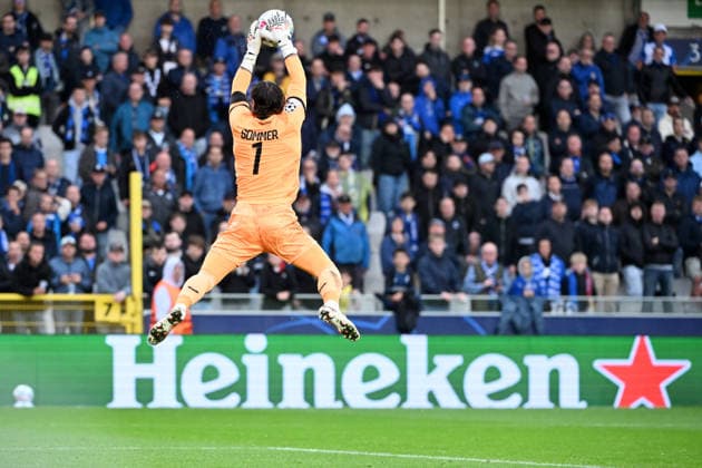 260908 Club Brugge vs Aston Villa Yann Sommer (1) of Club Brugge is pictured in action with the ball during the Uefa Champions League matchday 1 game in the League phase in season 2026 - 2027 between Club Brugge KV and Aston Villa on September 8 , 2026 in Brugge, Belgium. (Photo by Maarten Straetemans Isosport) Brugge Belgium  Copyright: xMaartenxStraetemansx MS1_5088