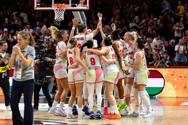Hungarian team celebrates after victory at the end of the game, Eszter Ratkai, Hungary, 08, Agnes Studer, Hungary, 09, Agnes Torok, Hungary, 13, Yvonne Turner, Hungary, 22, GER, Hungary vs. Japan, basketball, 2026 FIBA Women’s World Cup, quarterfinal qualification, September 8, 2026, GER, Hungary vs. Japan, basketball, 2026 FIBA Women’s World Cup, qualification for the quarterfinals, September 8, 2026, Berlin Copyright: xEibner-Pressefoto MaxxVincenx EP_MVN