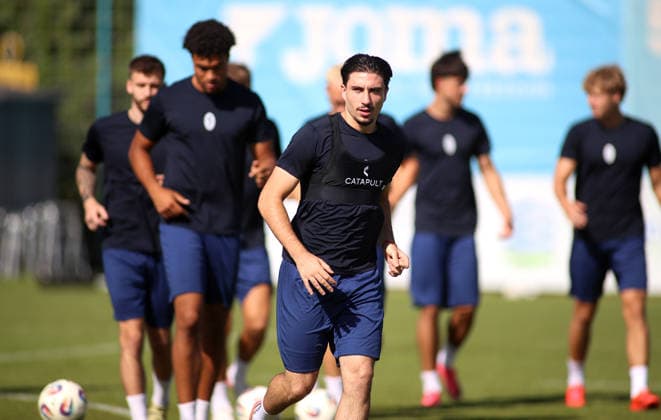 Soccer, Men s, Bavarian Regional League, 2026–2027 Season, TSV 1860 Munich, Training at Grünwalder Strasse 114, Training Facility: Cristian Leone, TSV 1860 Munich Players Running