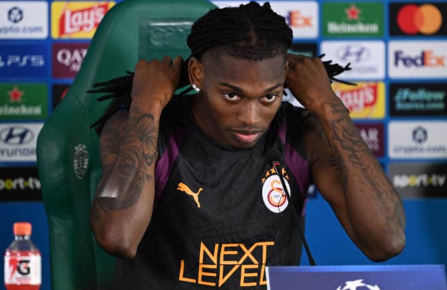 Ahead of Sporting CP - Galatasaray UEFA Champions League LISBON, PORTUGAL - SEPTEMBER 8: Galatasaray head coach Okan Buruk (not seen) and player Rafael Leao answer questions during a press conference, PK, Pressekonferenz at Jose Alvalade Stadium ahead of the UEFA Champions League opening-week match between Sporting and Galatasaray in Lisbon, Portugal, on September 8, 2026. Burak Akbulut Anadolu Lisbon Portugal. Editorial use only. Please get in touch for any other usage.  Copyright: x2026xAnadoluxBurakxAkbulutx
