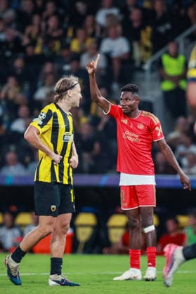 SOCCER - UEFA CL, AEK vs LASK ATHENS,GREECE,08.SEP.26 - SOCCER - UEFA Champions League, AEK Athens vs Linzer ASK. Image shows Lovro Majer (AEK) and Moses Usor (LASK).  GEPAxpictures xManuelxBinder