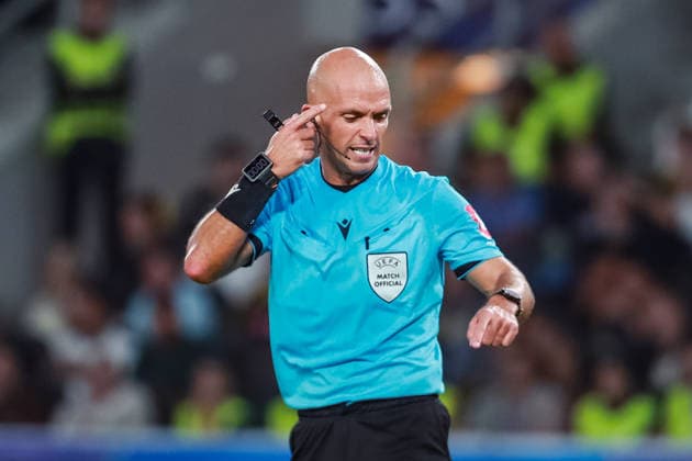 SOCCER - UEFA CL, AEK vs LASK ATHENS,GREECE,08.SEP.26 - SOCCER - UEFA Champions League, AEK Athens vs Linzer ASK. Image shows referee Luis Godinho (POR).  GEPAxpictures xManuelxBinder