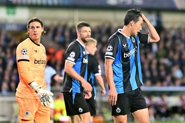 Club Brugge v Aston Villa - UEFA Champions League BRUGGE, BELGIUM - SEPTEMBER 08 : Sommer Yann goalkeeper of Club Brugge, Lee Han-beom defender of Club Brugge during the UEFA Champions League 2026 27 League Phase MD1 match between Club Brugge and Aston Villa on September 8, 2026 in Brugge, Belgium, 08 09 2026 Brugge Belgium  Copyright: xPeterxDexVoechtx