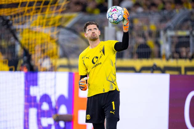 September 8, 2026, Soccer, Matchday 1 of the UEFA Champions League, Borussia Dortmund vs. Villarreal, Goalkeeper Gregor Kobel, Borussia Dortmund, Signal Iduna Park, Dortmund, North Rhine-Westphalia, Germany, xRHR PHOTO DEx Copyright: DennisxEwert RHR-FOTOx RHR-FOTO DE