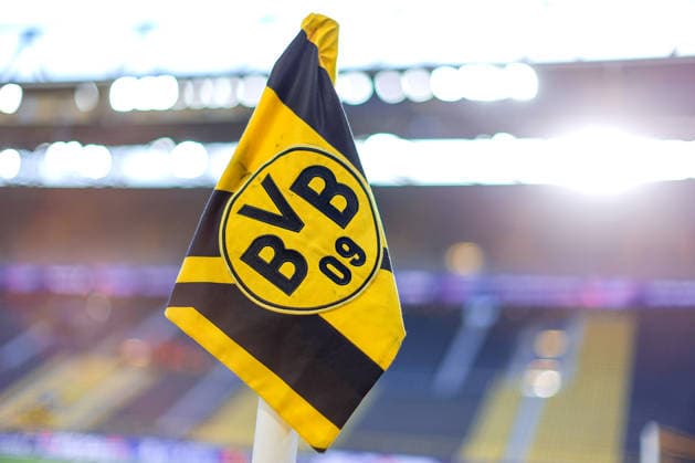 September 8, 2026, Soccer, UEFA Champions League, Borussia Dortmund vs. Villarreal CF, Champions League Matchday 1, Signal Iduna Park, 2026–27 season, BVB, pale corner flag, logo, club emblem. DFB regulations prohibit any use of photographs as image sequences and or quasi-video. North Rhine-Westphalia, Germany
